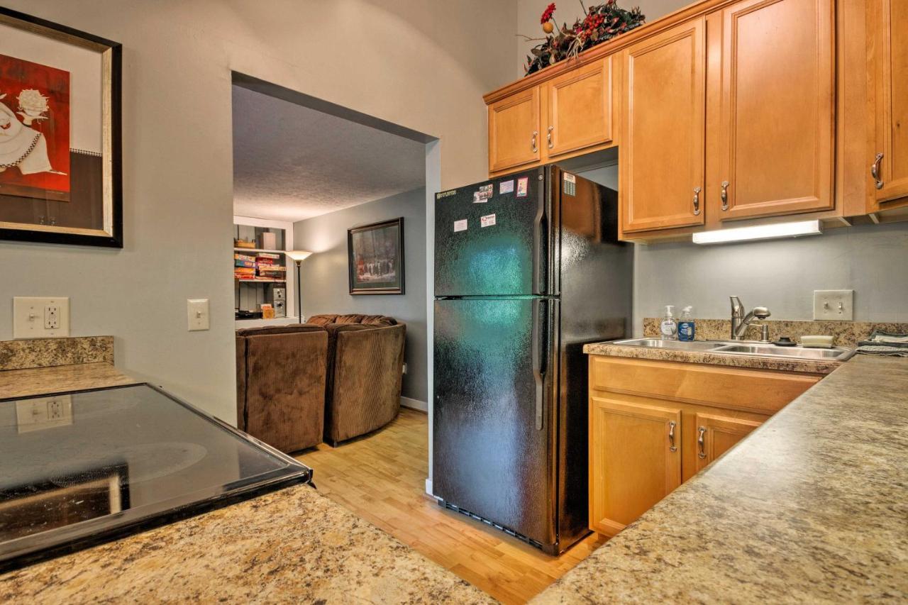 Condo With Furnished Deck - Walk To Sugar Mountain! Екстер'єр фото