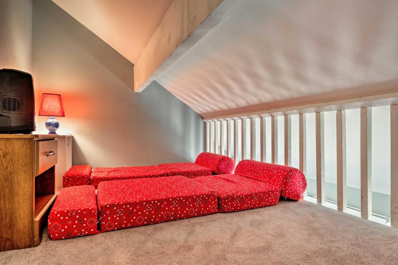 Condo With Furnished Deck - Walk To Sugar Mountain! Екстер'єр фото
