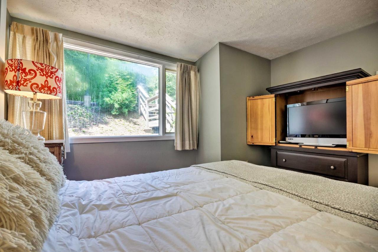 Condo With Furnished Deck - Walk To Sugar Mountain! Екстер'єр фото